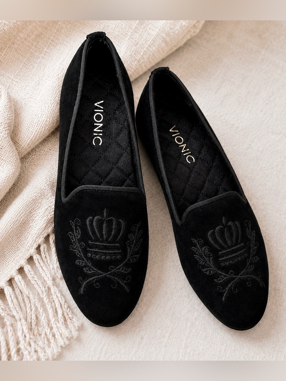 Vionic Snug Romi Velvet Embroidered Smoking Slipper Black Flats | 6.5